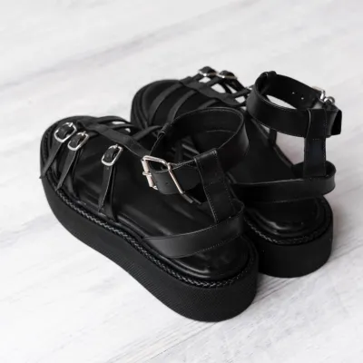 NEW ENTRY ❤️
Descoperă noile sandale Arezzo aici: https://www.exclusives.ro/incaltaminte/sandale/sandale-arezzo-black