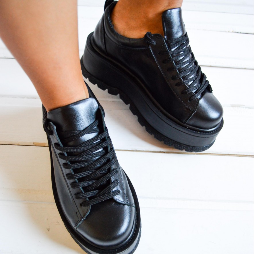 *. Sneakers - Medellin - Black - Basic