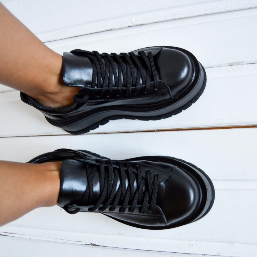 *. Sneakers - Medellin - Black - Basic