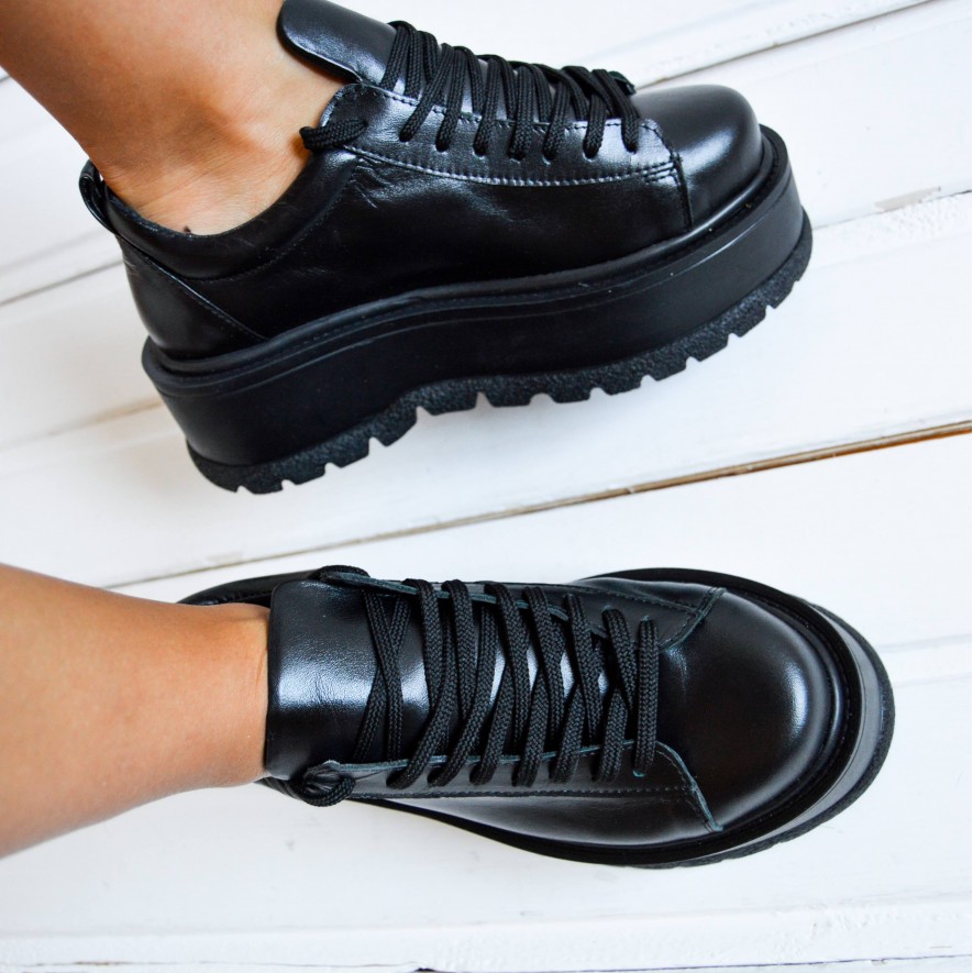 *. Sneakers - Medellin - Black - Basic