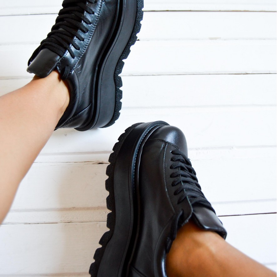 *. Sneakers - Medellin - Black - Basic