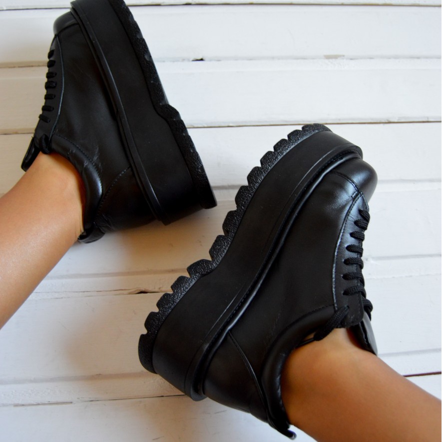 *. Sneakers - Medellin - Black - Basic