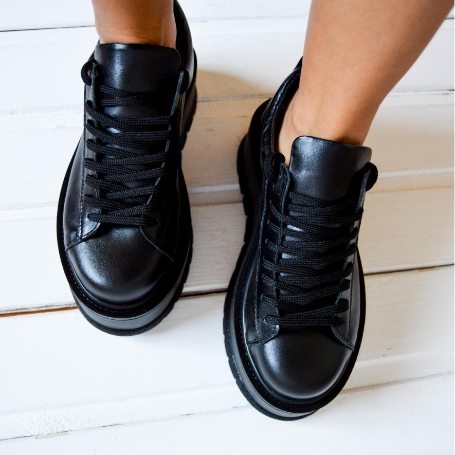 *. Sneakers - Medellin - Black - Basic