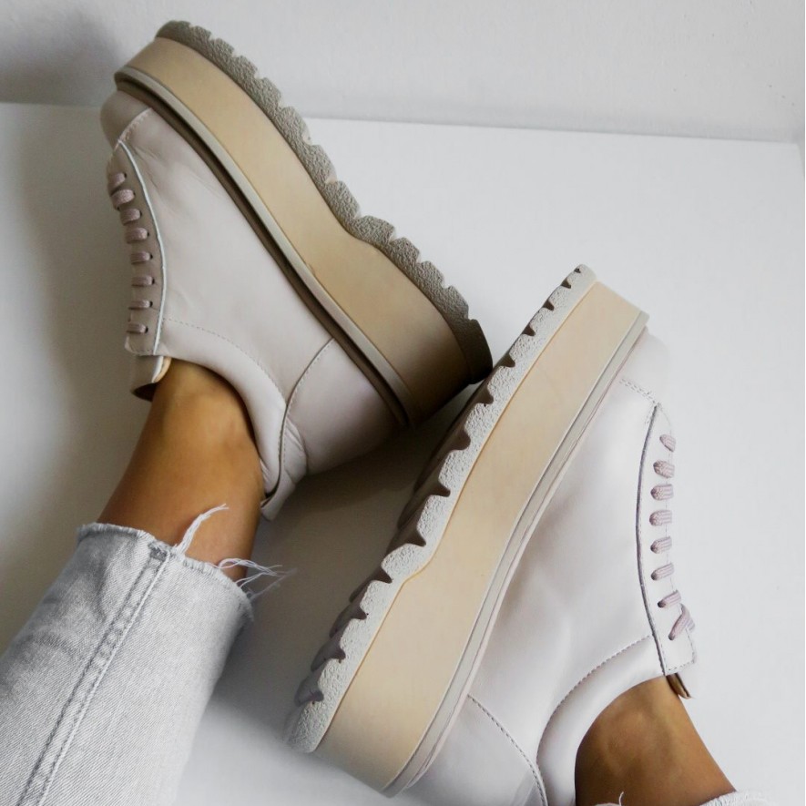 *. Sneakers - Medellin - Nude - Basic