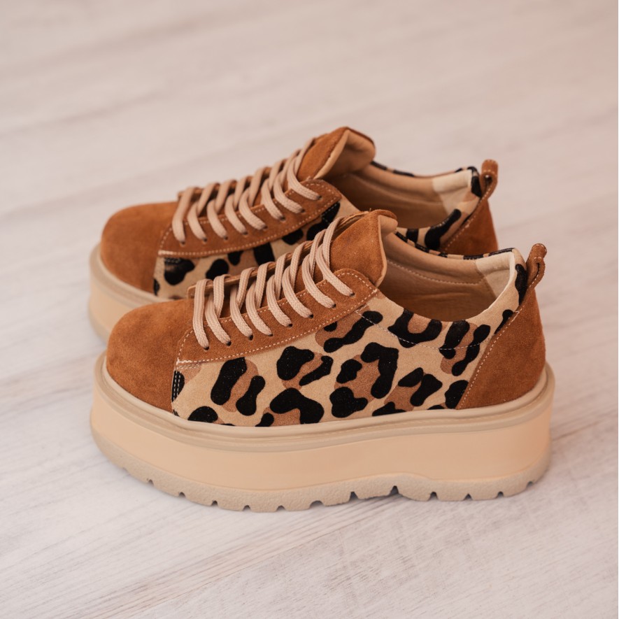 *. Sneakers - Medellin - Jaguar