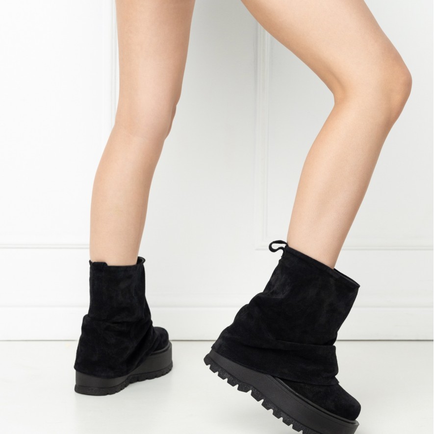       Ghete -  Slouchy Short - Black